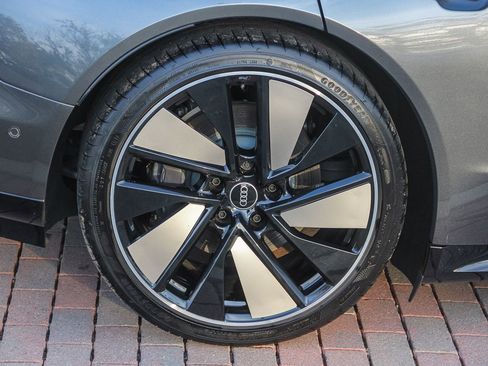 Used 2023 Audi e-tron GT Prestige w/ Prestige Package image 9