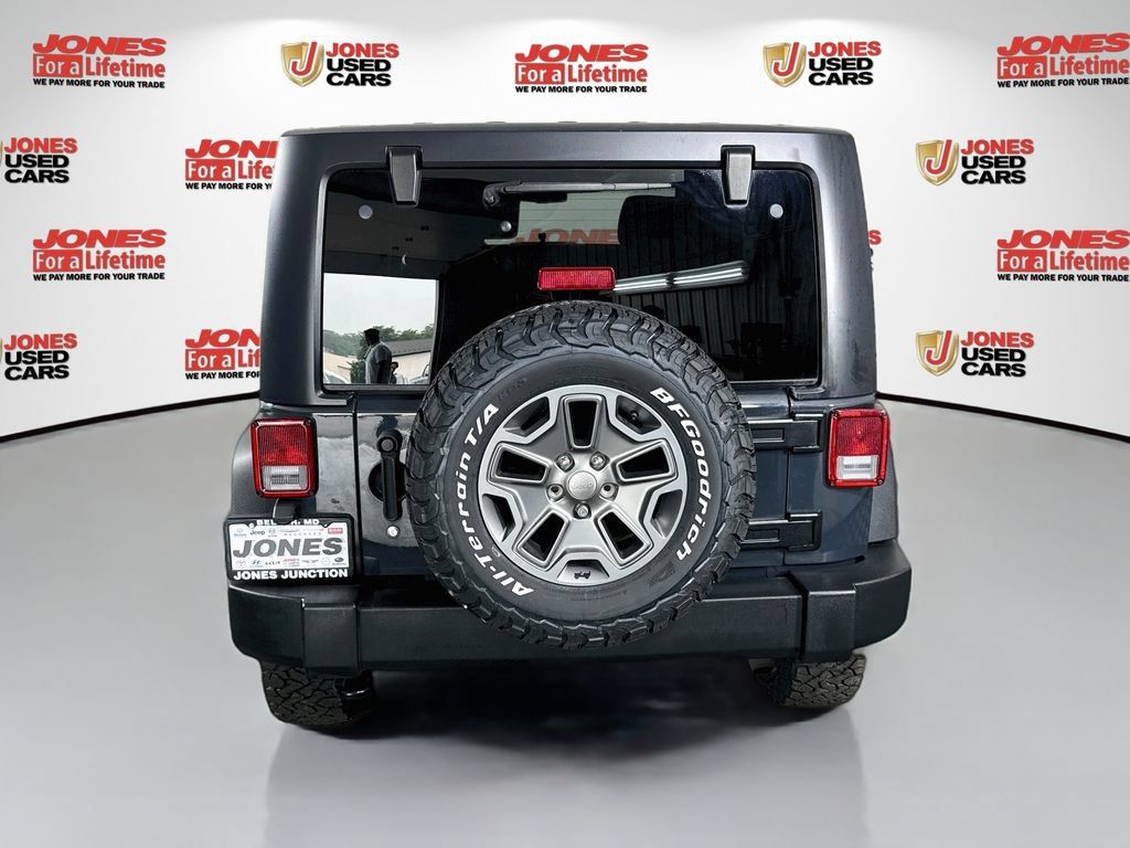 Used 2018 Jeep Wrangler Unlimited Rubicon w/ Connectivity Group AWD/4WD image 12