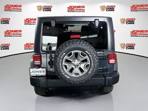 Used 2018 Jeep Wrangler Unlimited Rubicon w/ Connectivity Group AWD/4WD image 12