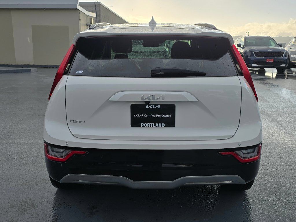 Certified 2023 Kia Niro Wave w/ Wave Preserve Package FWD image 6