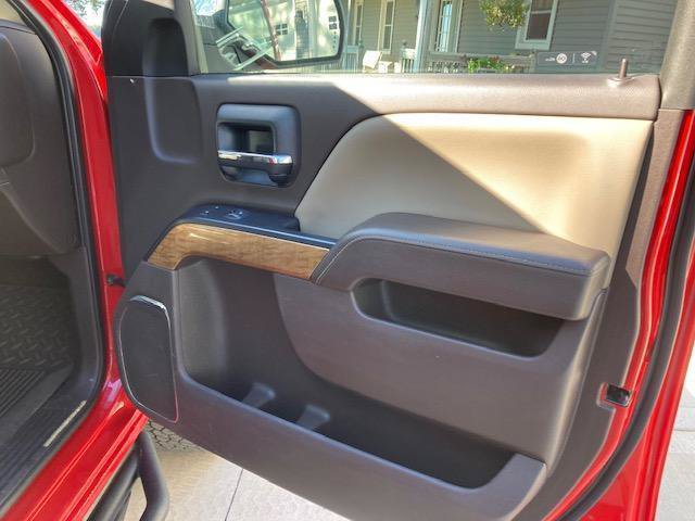 Used 2018 Chevrolet Silverado 1500 LTZ AWD/4WD image 40