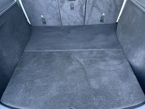 Used 2024 Tesla Model Y 2WD image 19