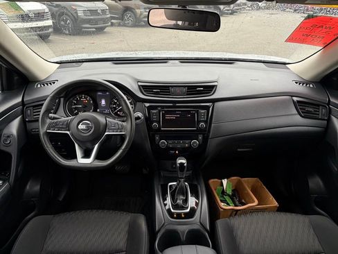 Certified 2018 Nissan Rogue SV image 24