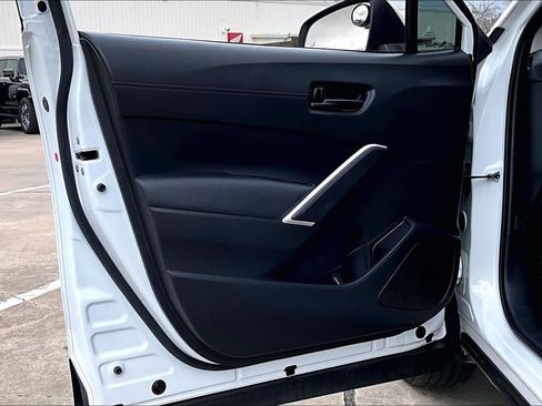 Used 2022 Toyota Corolla Cross LE w/ Moonroof Package image 22