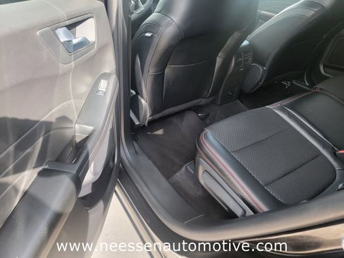 Used 2025 Ford Escape ST-Line image 13