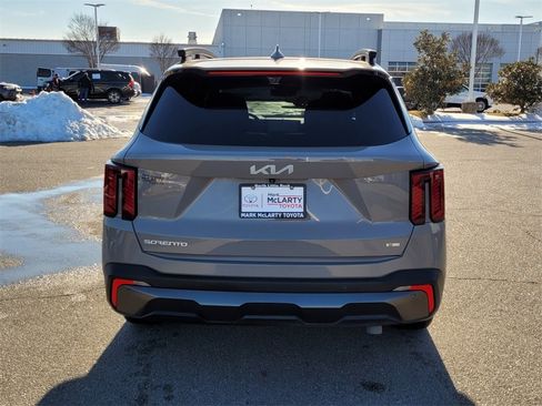 Used 2024 Kia Sorento SX Prestige image 10