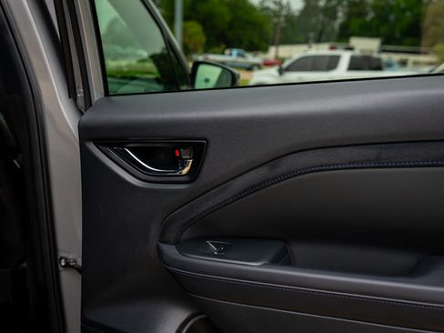 Used 2025 Subaru Forester Limited AWD/4WD image 18