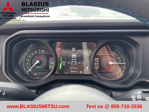 Used 2024 Jeep Wrangler High Altitude AWD/4WD image 21