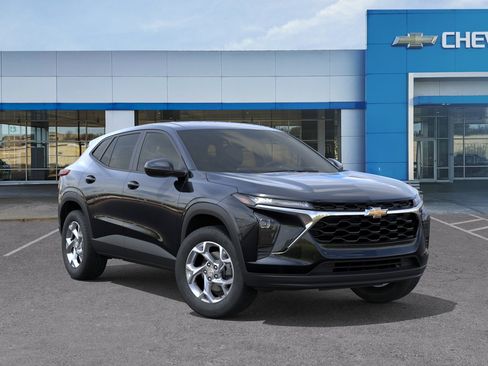 New 2026 Chevrolet Trax LS w/ LS Convenience Package FWD image 8