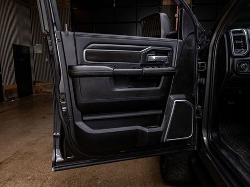 Used 2024 RAM 3500 Laramie w/ Night Edition image 34