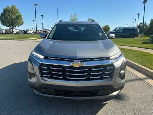 Used 2025 Chevrolet Equinox LT w/ Convenience Package II FWD image 9