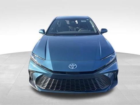Used 2026 Toyota Camry SE FWD image 8