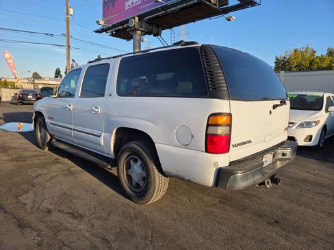 Used 2004 GMC Yukon XL SLT w/ Preferred Equipment Group image 2