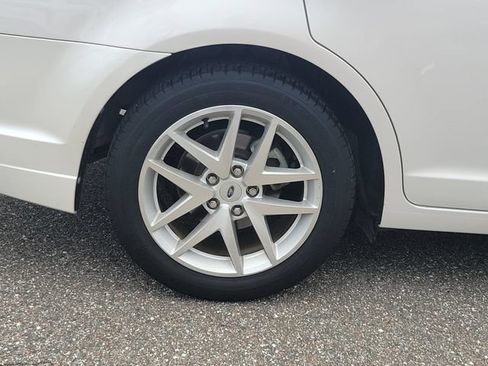 Used 2010 Ford Fusion SEL FWD image 5