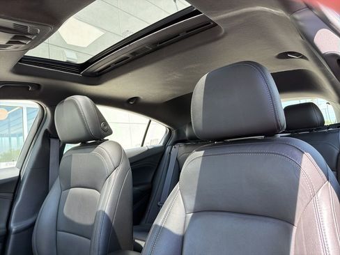 Used 2017 Chevrolet Cruze Premier FWD image 6