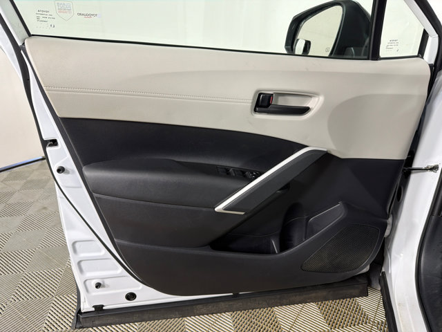 Used 2025 Toyota Corolla Cross L FWD image 10