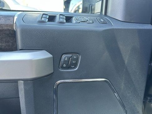 Certified 2022 Ford F250 Lariat w/ Lariat Ultimate Package image 19