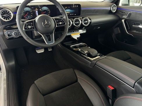 Used 2023 Mercedes-Benz CLA 250 4MATIC image 7
