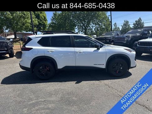 Used 2025 Nissan Rogue SV image 4