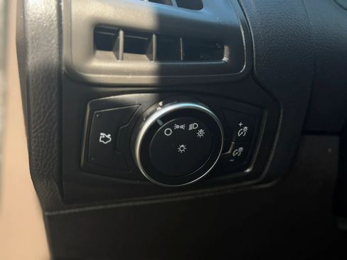 Used 2016 Ford Focus S FWD image 18