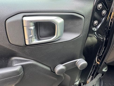 Used 2022 Jeep Wrangler Unlimited Sport image 12