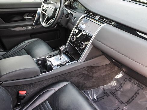 Used 2022 Land Rover Discovery Sport SE image 17