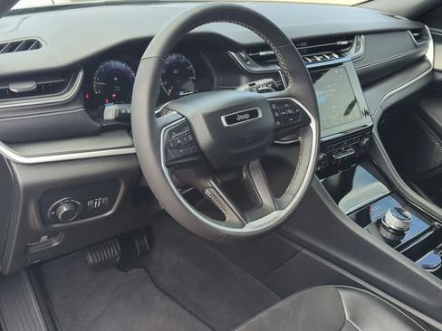 Used 2023 Jeep Grand Cherokee Altitude AWD/4WD image 12