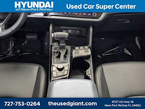 Used 2025 Kia Sportage EX image 21