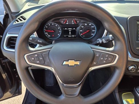 Used 2018 Chevrolet Equinox LT image 19