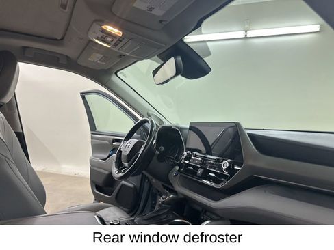 Used 2021 Toyota Highlander Limited image 19