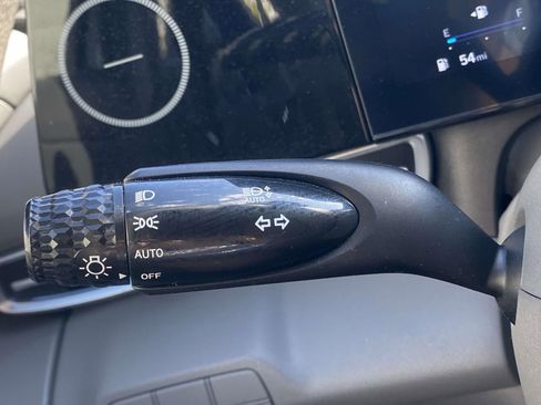 Used 2024 Hyundai Elantra SEL FWD image 22