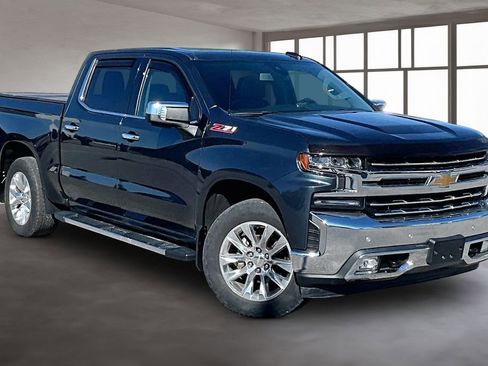Used 2019 Chevrolet Silverado 1500 LTZ w/ LTZ Premium Package AWD/4WD image 12
