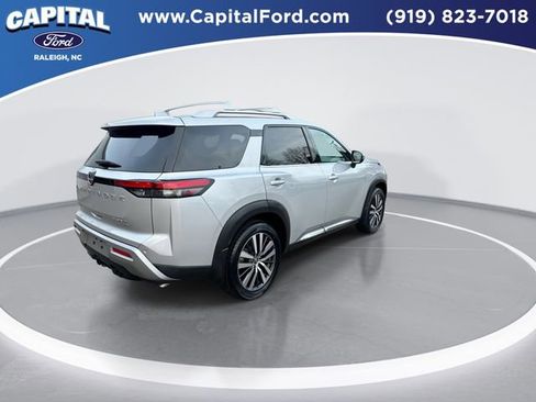 Used 2022 Nissan Pathfinder Platinum w/ Cargo Package image 8