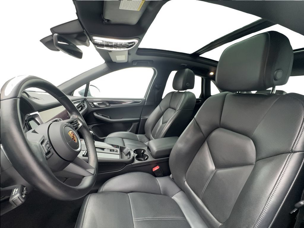 Used 2024 Porsche Macan AWD/4WD image 20