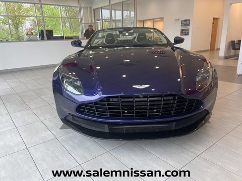 Used 2020 Aston Martin DB11 Volante RWD image 2