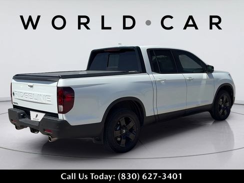 Used 2025 Honda Ridgeline Black Edition image 7