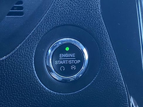 Used 2018 Ford Explorer XLT w/ Equipment Group 202A image 24