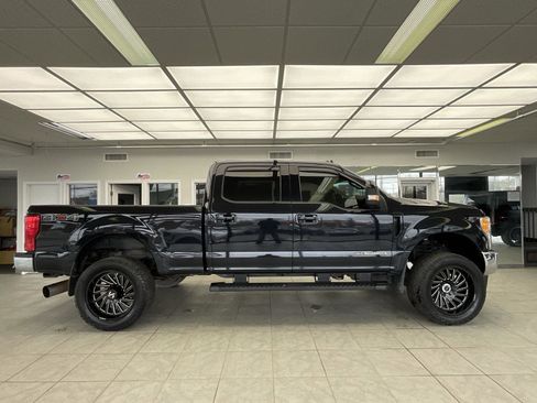 Used 2019 Ford F350 Lariat w/ Lariat Ultimate Package image 4