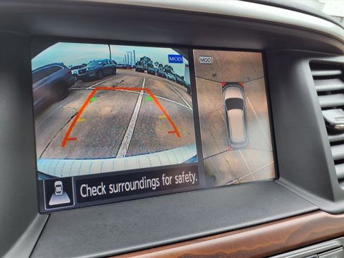 Used 2018 Nissan Pathfinder Platinum image 6