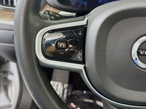 Used 2023 Volvo XC60 B5 Plus w/ Protection Package Premier image 14