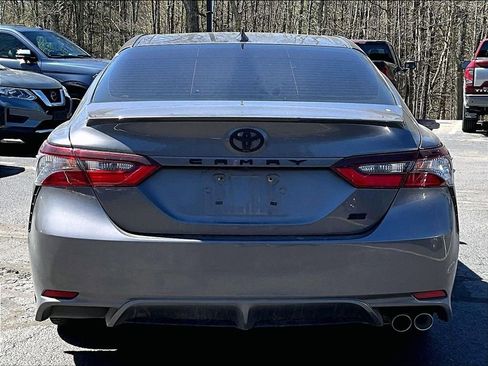 Used 2021 Toyota Camry SE FWD image 5