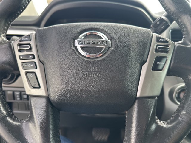 Used 2018 Nissan Titan SV w/ SV Convenience Package RWD image 19
