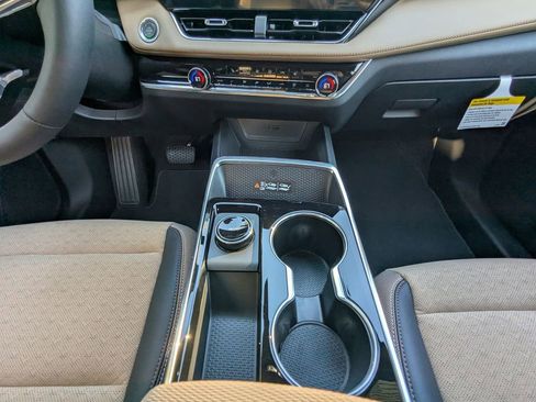 New 2025 Chevrolet Equinox ACTIV w/ Safety and Technology Package image 20