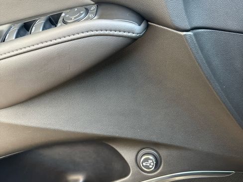 Used 2023 Buick Enclave Avenir image 14