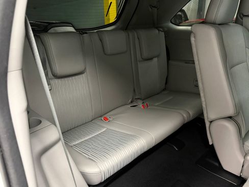 Used 2017 Toyota Highlander Plus w/ Carpet Mat Package AWD/4WD image 23