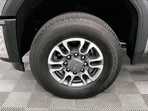 Used 2024 GMC Sierra 2500 SLE AWD/4WD image 10
