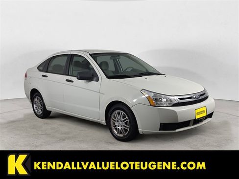 Used 2010 Ford Focus SE image 7