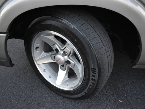 Used 2001 GMC Sonoma SLS w/ Hot Looks Pkg image 36