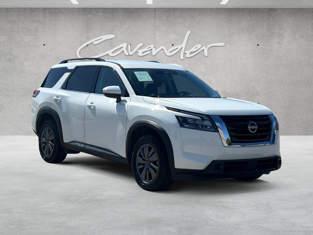 Used 2024 Nissan Pathfinder SV FWD image 2