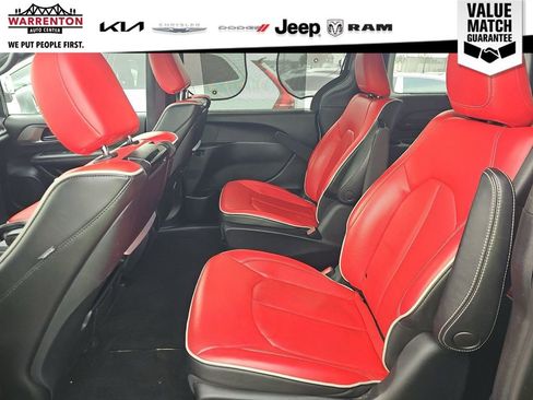 Used 2020 Chrysler Pacifica Limited w/ Quick Oder Package 2EV RED-S FWD image 11